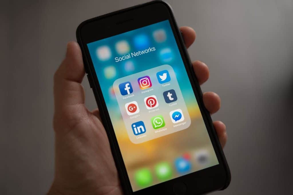 Website vs Instagram for business comparison